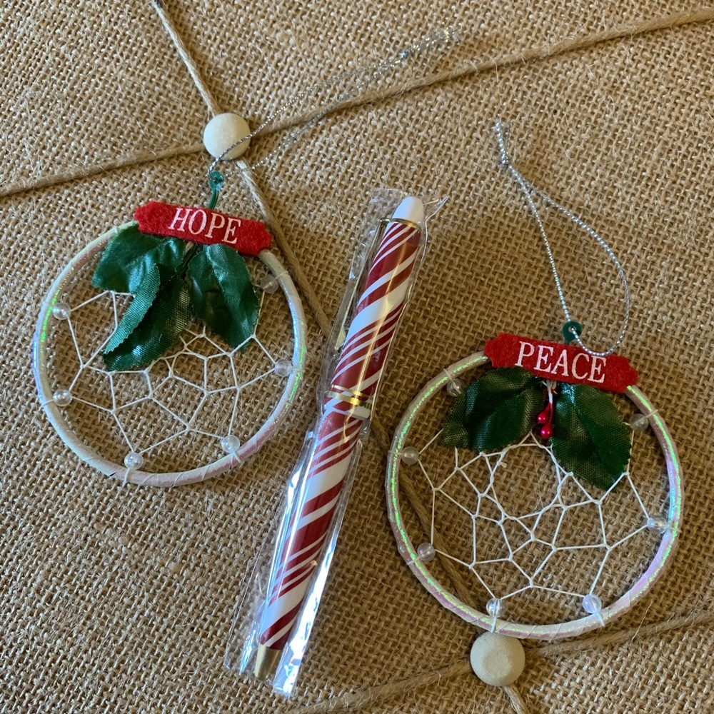 Set of 2 Dreamcatcher Christmas ornaments & pen